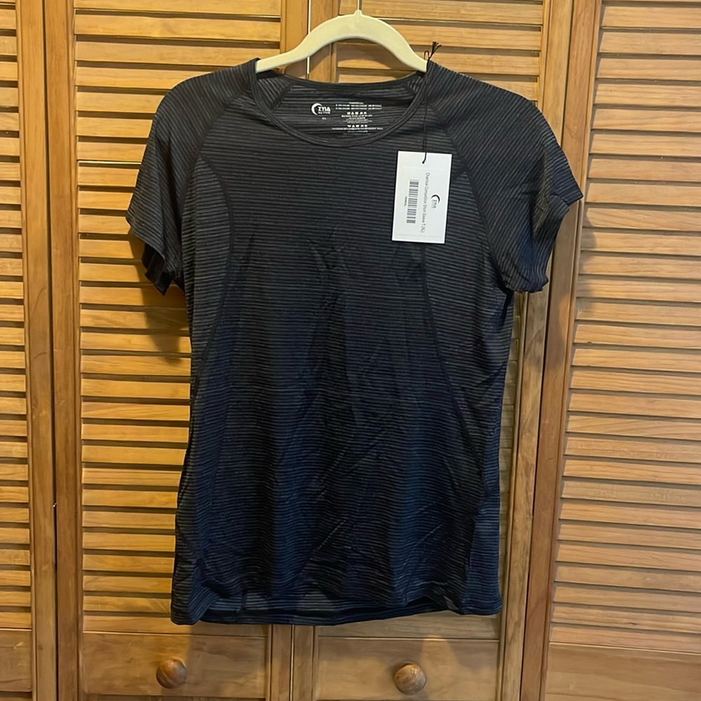 Zyia NWT Charcoal competition short sleeve T XL